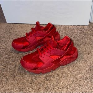 Nike Huarache Gym Red Sneakers W8.5